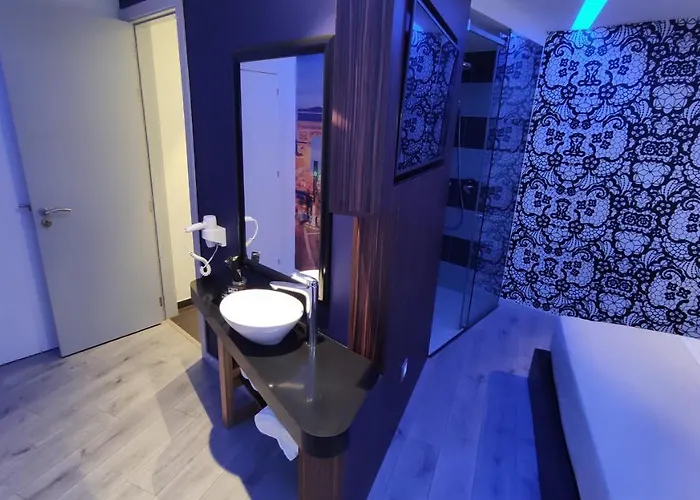 Avenue * Λεϊρία